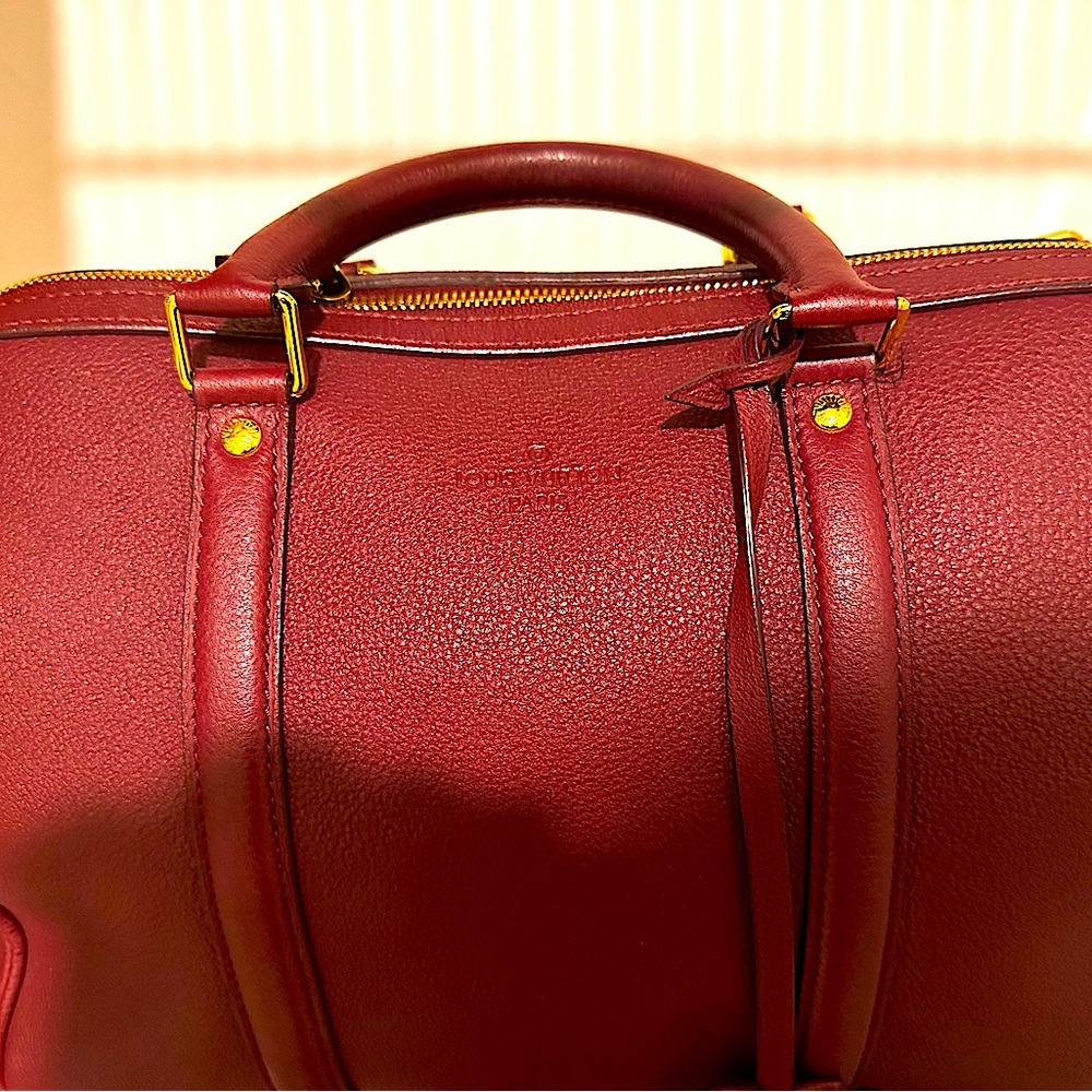 Contemporary & eco-friendly Burgundy Bag/Zip closure/strap removable,adjustable